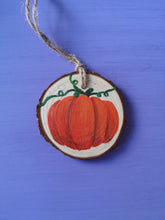 Load image into Gallery viewer, Pumpkin Wood Slice Decoration