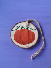 Load image into Gallery viewer, Pumpkin Wood Slice Decoration