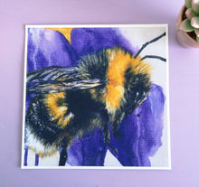 Load image into Gallery viewer, Bumble