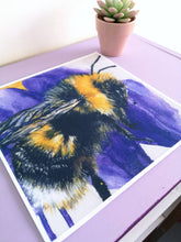 Load image into Gallery viewer, Bumble