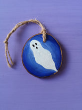 Load image into Gallery viewer, Boo! Ghostie Wood Slice Decoration
